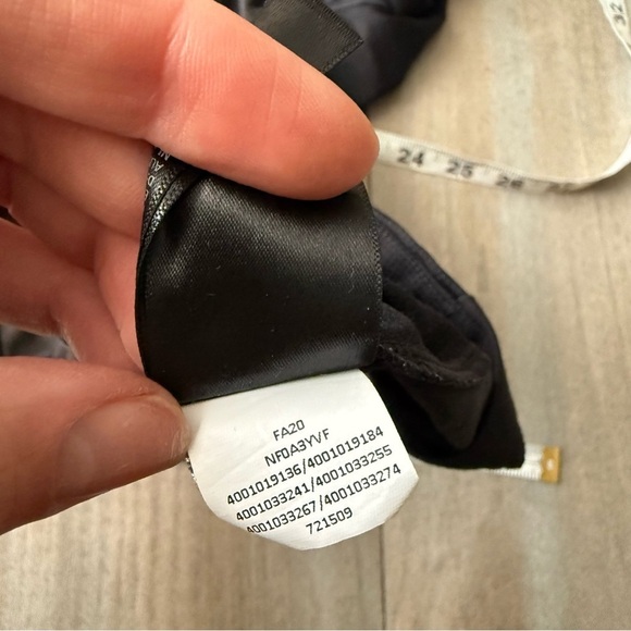 The North Face men’s essential 1/4 zip longsleeve layer black size medium - Picture 6 of 9